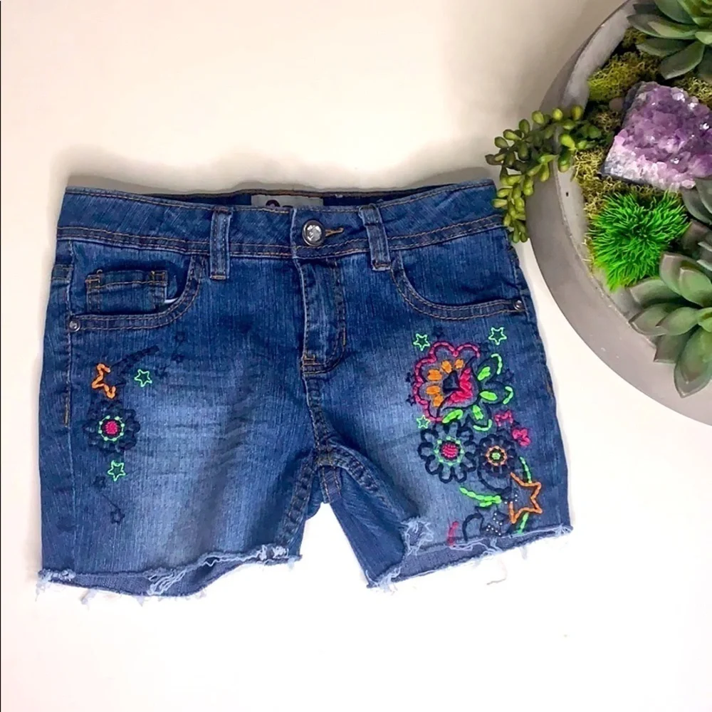 SO Neon Embroidered Denim Raw Hem Short Star Floral girl 10
